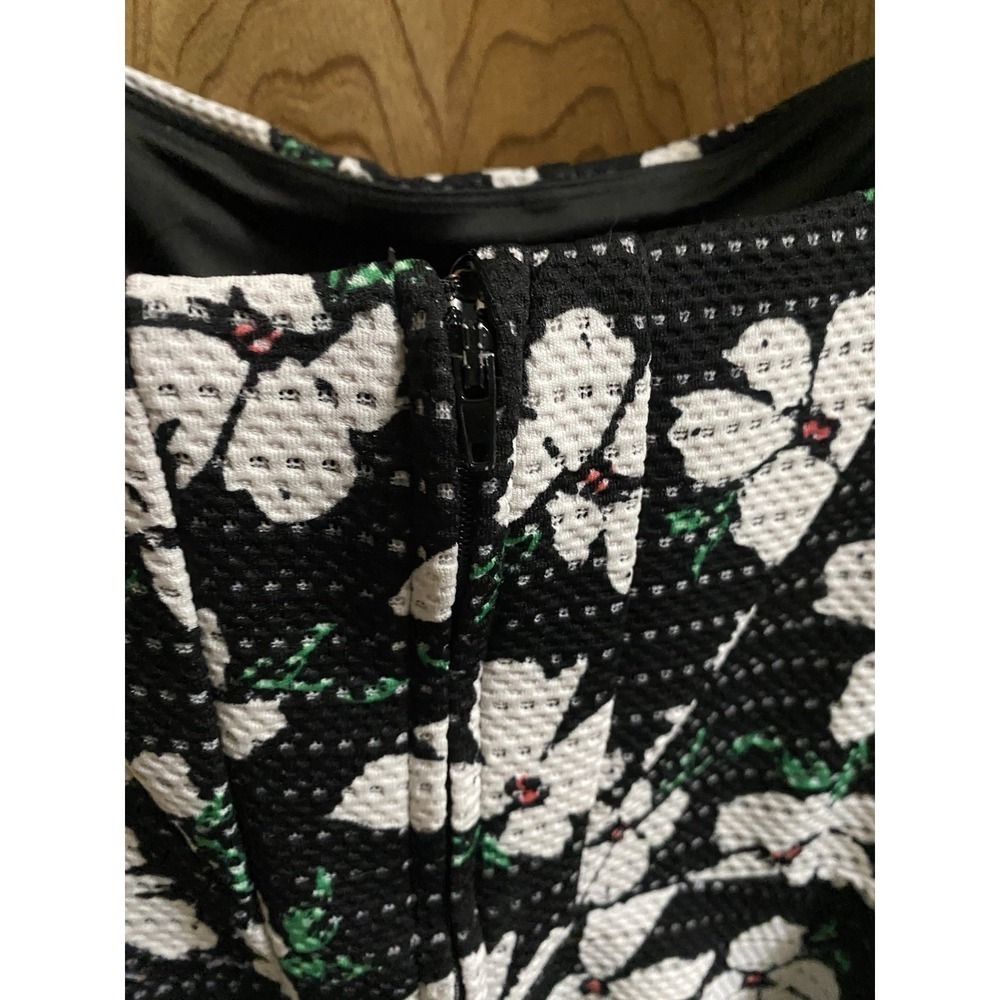 Torrid Women's Fit & Flared Textured Floral Skater Dress Size 16 Black Peplum - Picture 10 of 14
